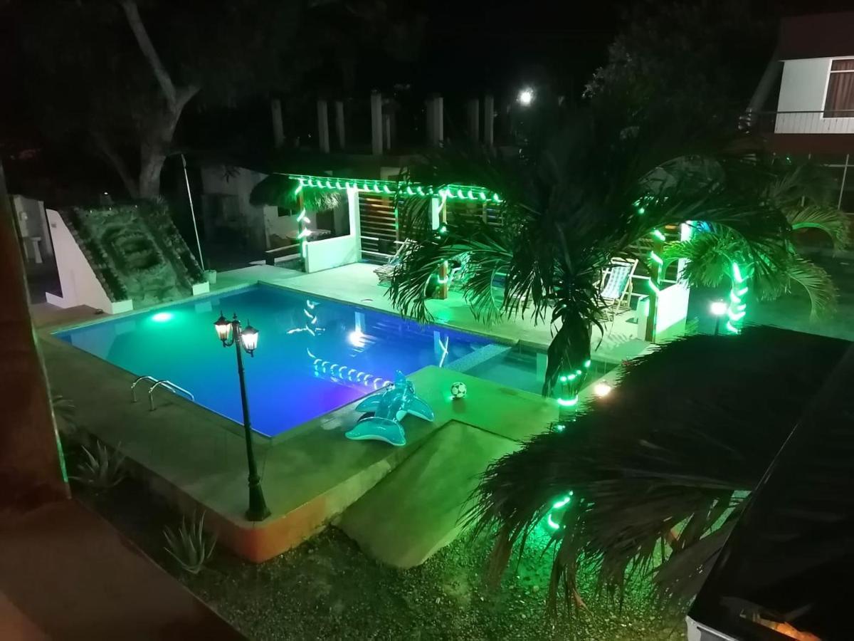 Hotel El Galeon Atacames Esterno foto